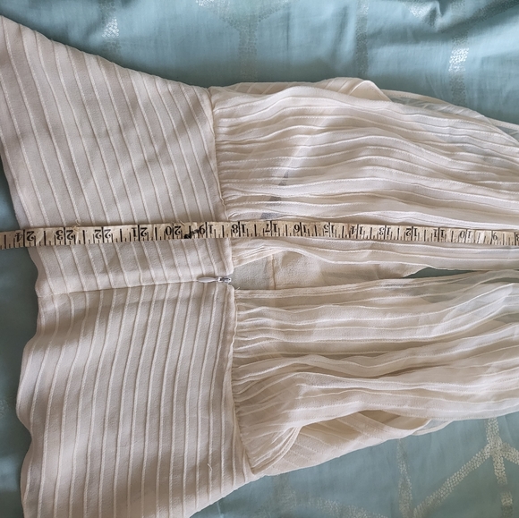 BCBG MaxAzaria Unique sexy blouse - Picture 8 of 9